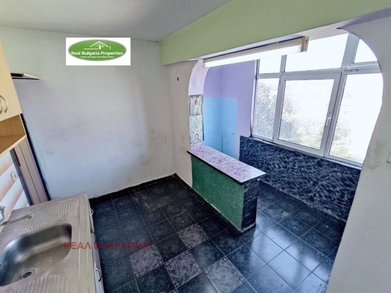 Продава се Двустаен апартамент в Русе, Център - 62 кв.м за 982 €/кв.м - Снимка #7