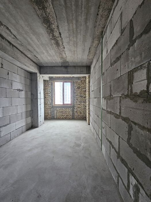 3 xonalik karobka holatida kvartira sotiladi