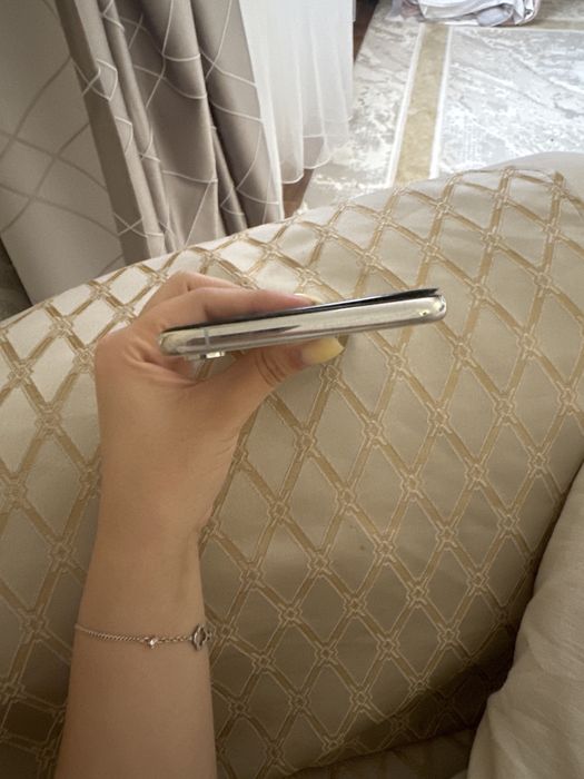 Iphone Xs max серебристый цвет