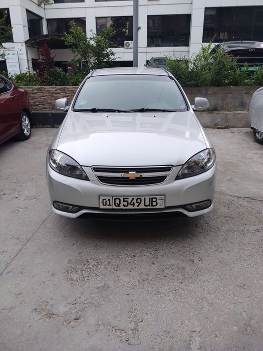 Автомобиль лачетти