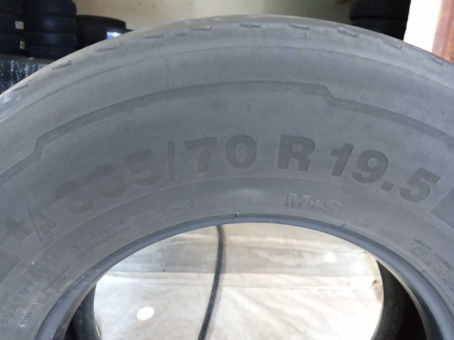 1 тежкотоварна гума 305/70R19.5 Continental Hybrid HS3 148/145M 18PR