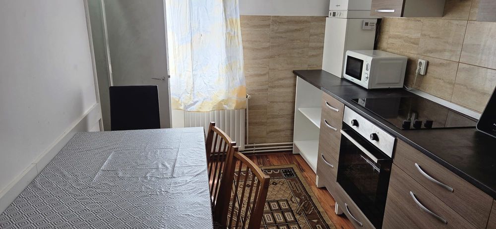 Apartament 3 camere 7 noiembrie
65mp
2 bai
Complet mobilat
Etaj 4 
Aer conditionat
Alarma
Strada George Cosbuc