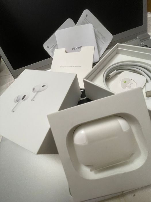 Apple AirPods Pro 2 Made Vietnam !