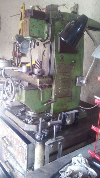 Станки фрейзерный и токарные