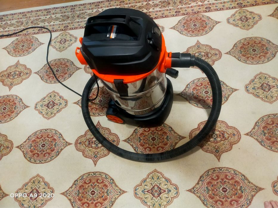 Продам штраборез и пылесос