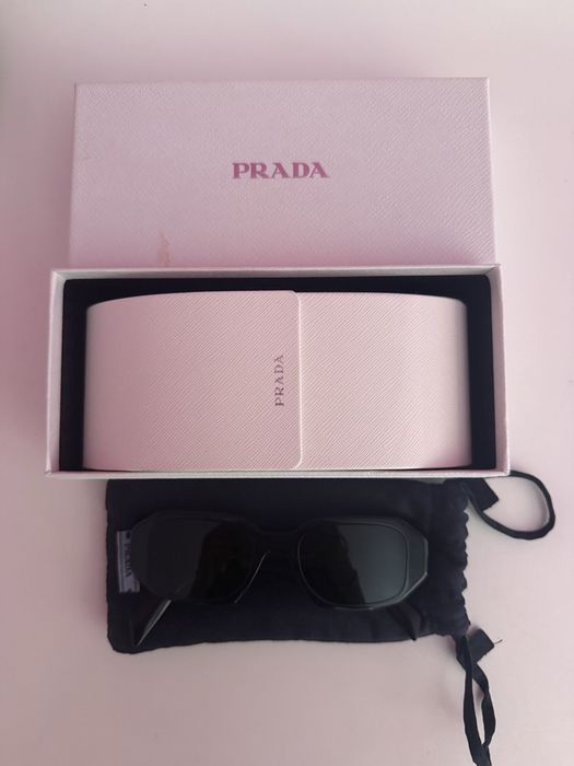 Слънчеви очила Prada