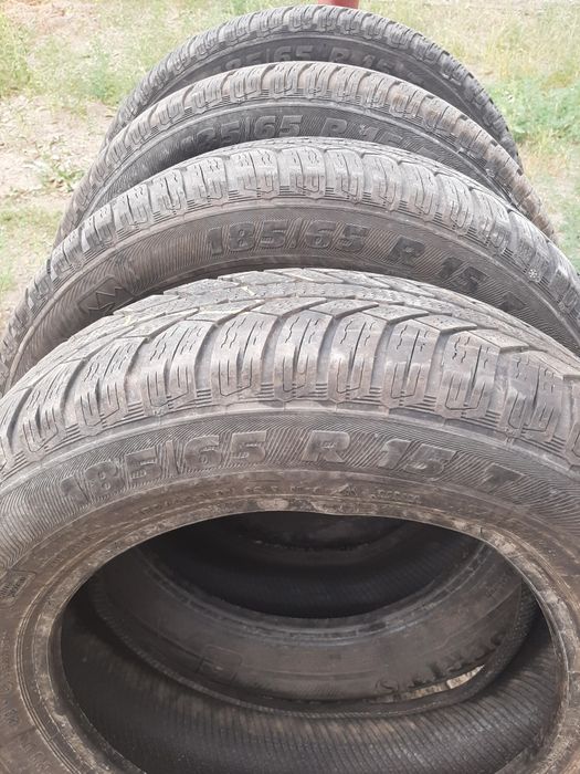 Продам шины 185/65/15 семпирит