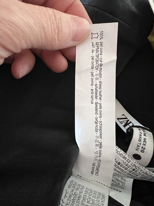 Pantaloni piele naturala zara