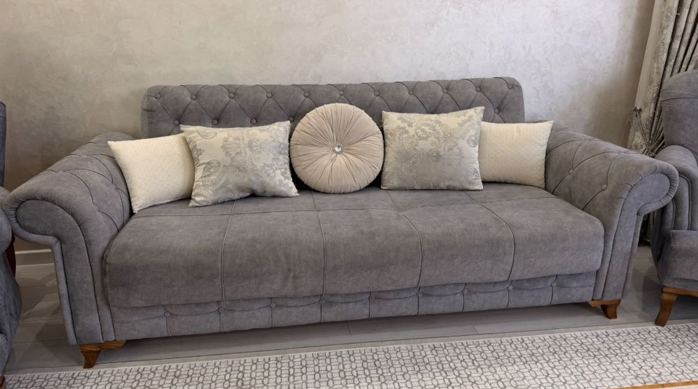 Диван с креслом