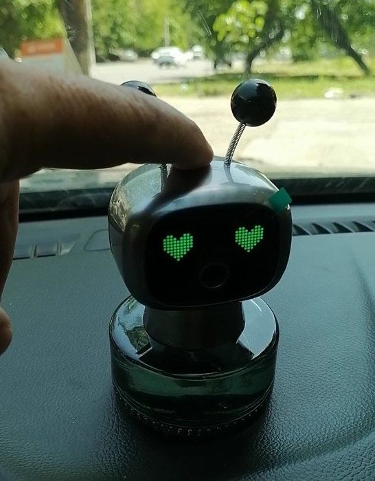 Робот освежитель для авто