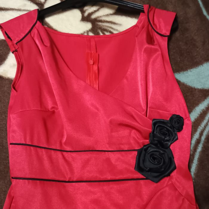 Rochita rosie eleganta