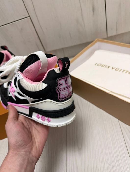 Louis Vuitton skate roz