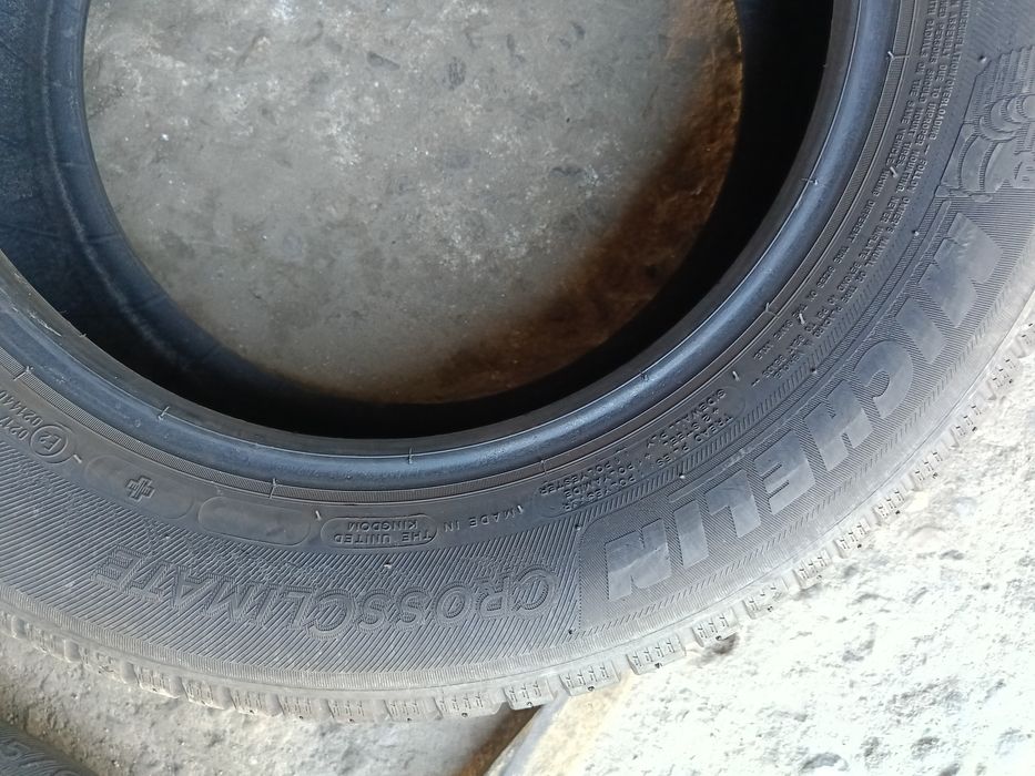 Всесезонни гуми -15цола -205/60-1бр.-65лв."MICHELIN"