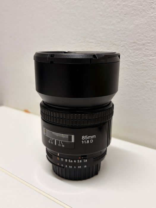 Obiectiv Nikon 85mm F1.8D