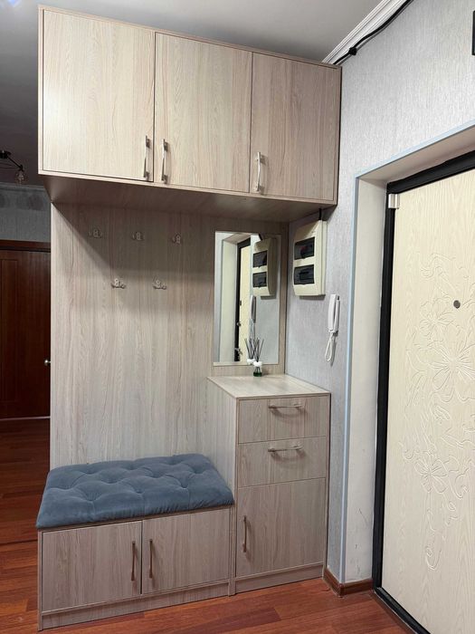 продам шкаф в прихожую