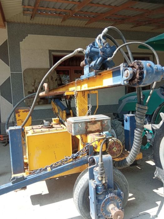 Mini burovoy suv chiqaradi