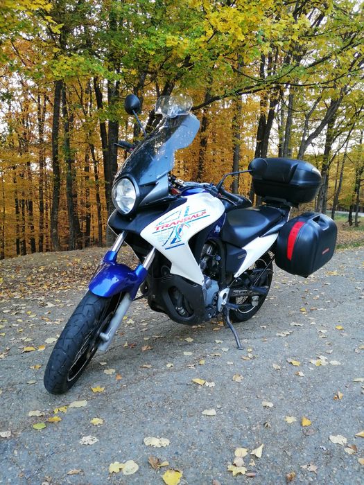 Vând honda transalp 700