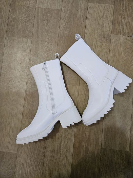 Дамски боти номер 39 нови