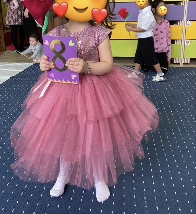 Продам Платье нарядный