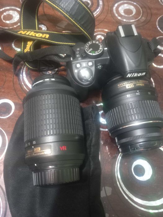 Продавам фотоапарат с два обектива