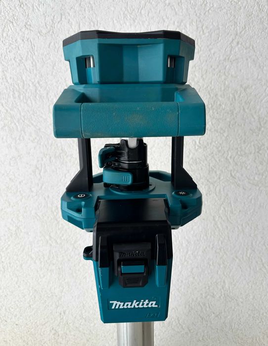 Makita DML813 - Акумулаторен LED прожектор със стойка
