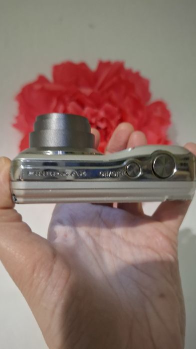 Компактен дагитален фотоапарат Fujifilm FinePix AX