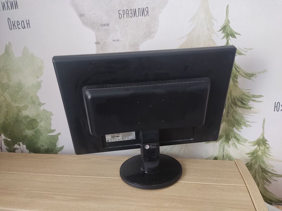 Монитор ЖК LG flatron жидкокристаллический