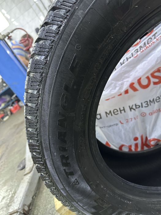 продам зимние шипованные шины