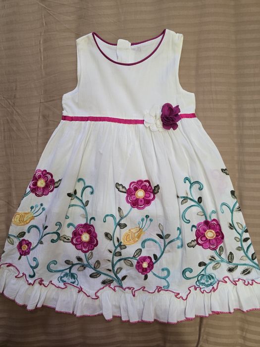 Платье на 4-5 лет