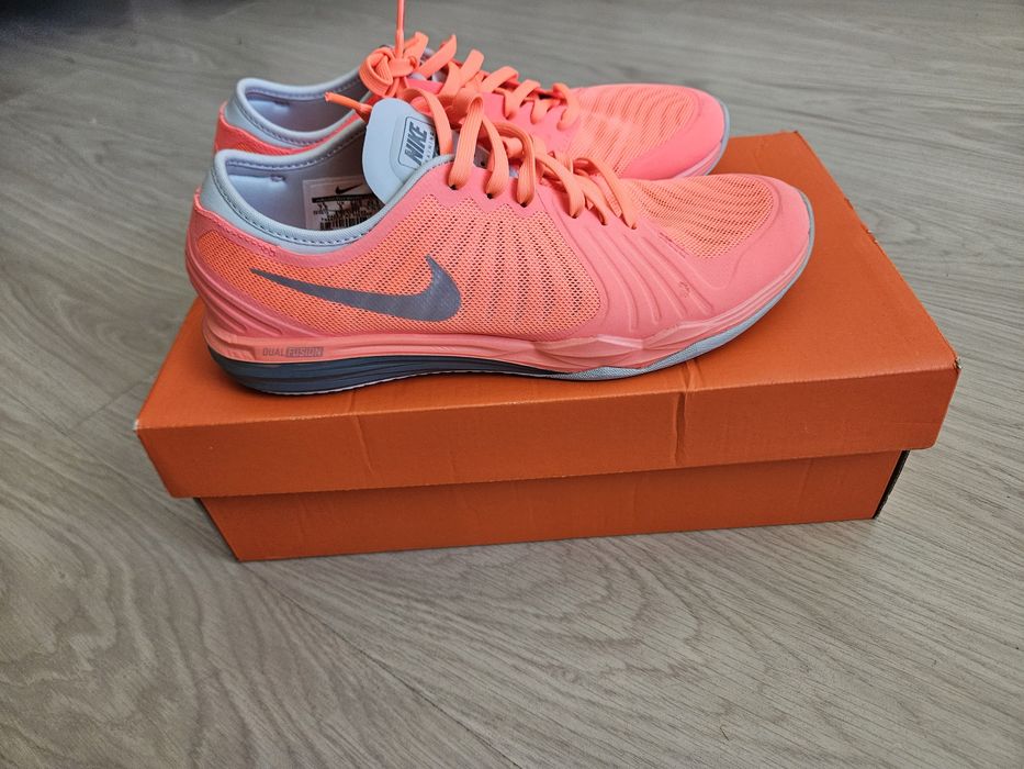 Маратонки Nike-.37.5 номер