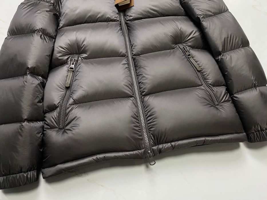 Geaca Burberry , calitate premium , pe comanda , noua , L