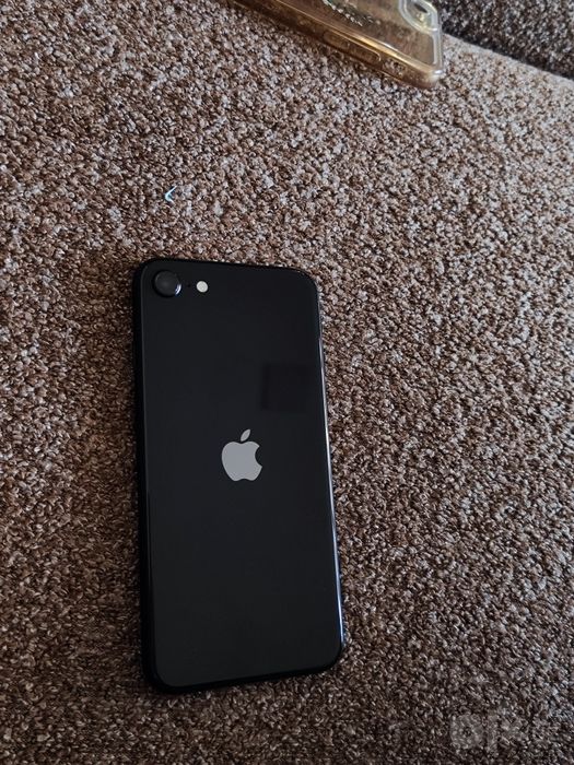 Iphone SE 64 Гб в хорошем состоянии. Все функции работают отлично.