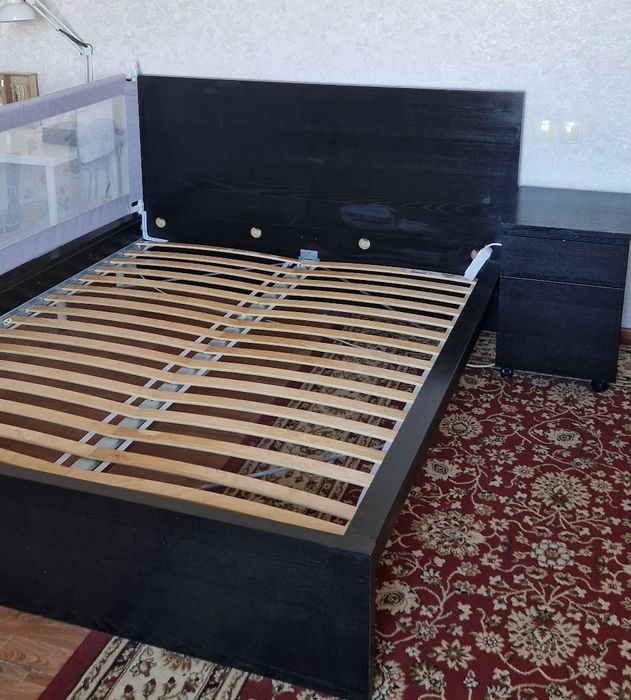 Кровать "ИКЕА" с тумбой и комод