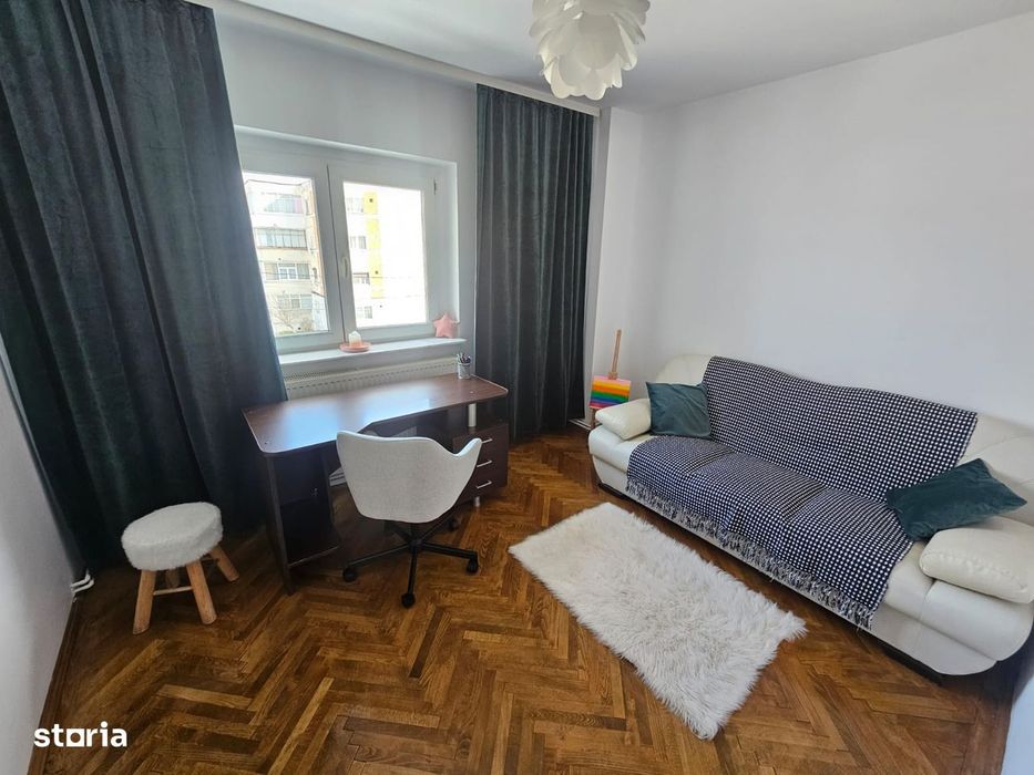 Apartament cu 3 camere de închiriat în Curtea de Argeș.