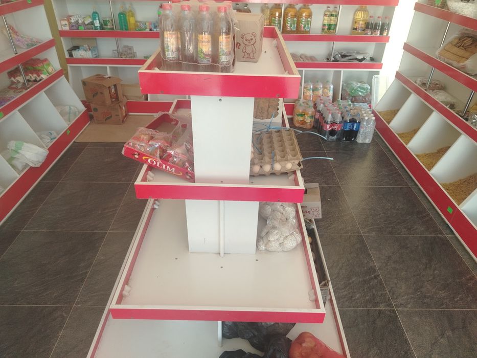 Magazin Mebel polkalar