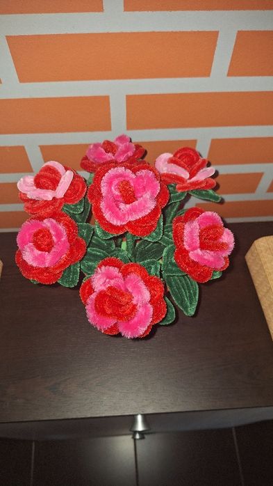 Flori din sarma plusata