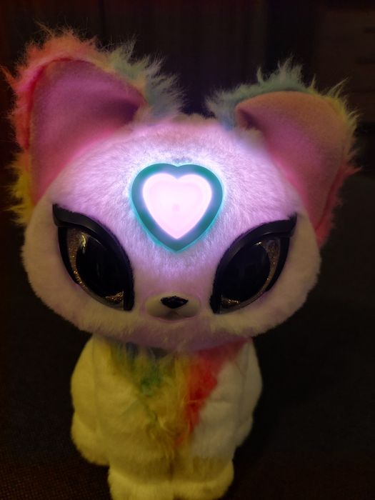 Plus interactiv pisicuta Luna in limba romana