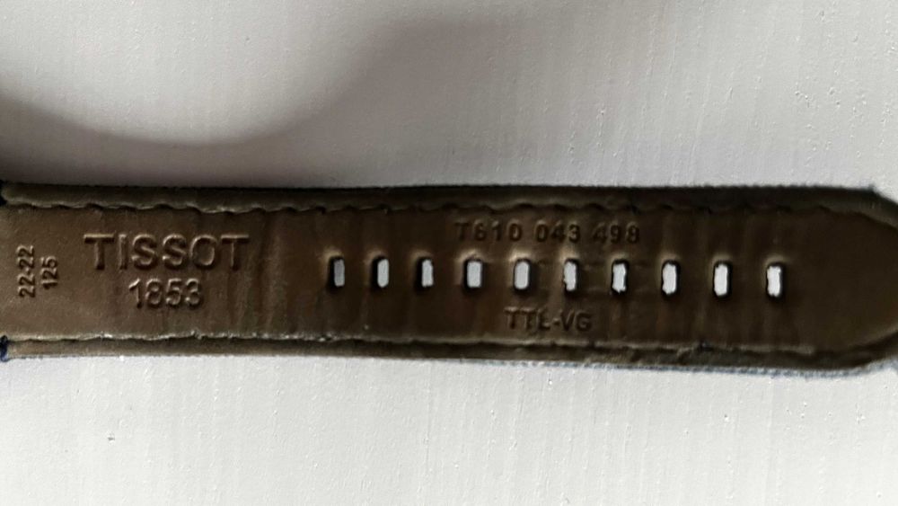 Tissot Gent XL Swiss Made, cadran albastru, safir, cutie si manual