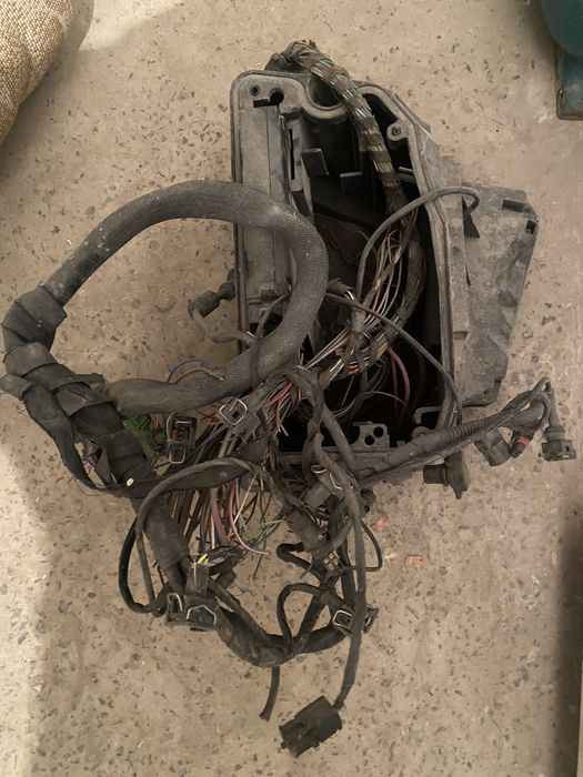 Запчасти Мерс 210