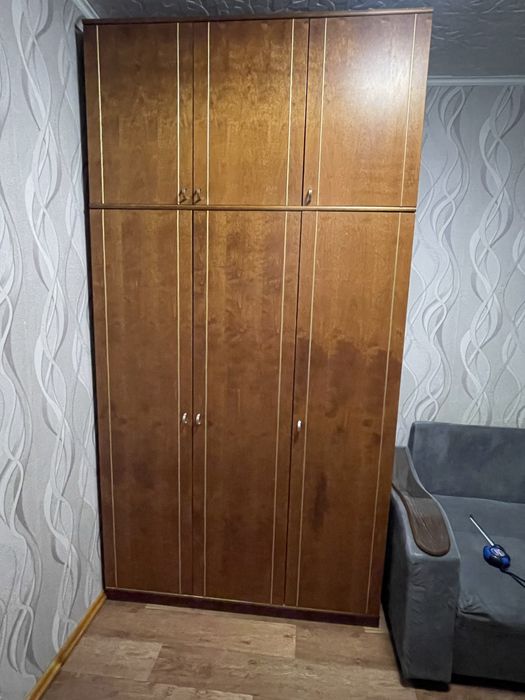 Продам шкаф вместительный