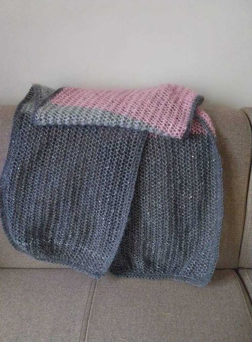 Шал, ажурен, ръчно плетиво мохер, пайети мек и топъл подарък огледалце