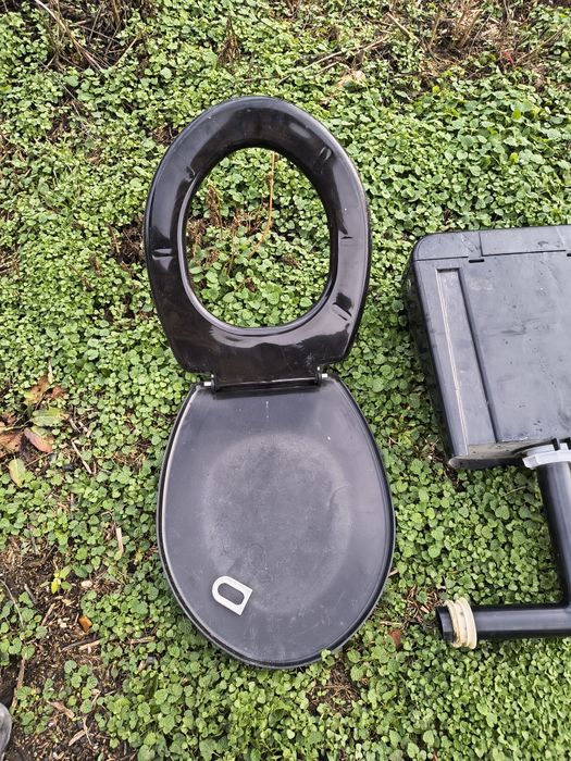 Тоалетно казанче,черно