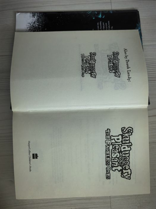 Skulduggery Pleasant - The Faceless Ones | Derek Landy | Editie in engleza