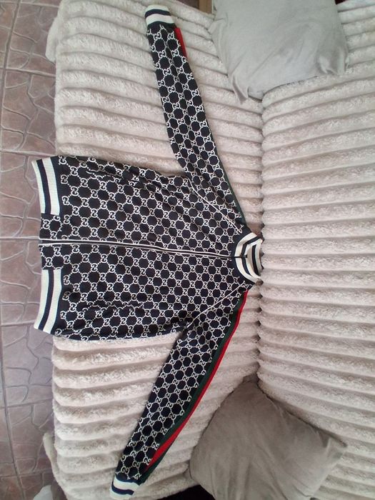 Vand compleu  guci