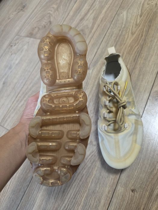 Оригинални дамски маратонки Nike 40,5