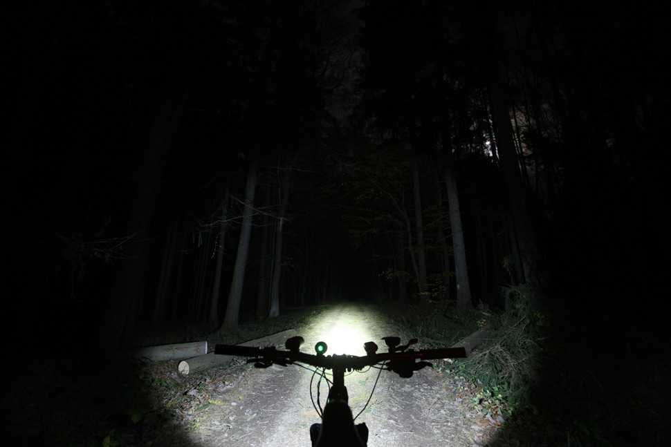 Система предна CREE светлина за велосипед FORCE GLOW, 1000LM, 4400 mAh