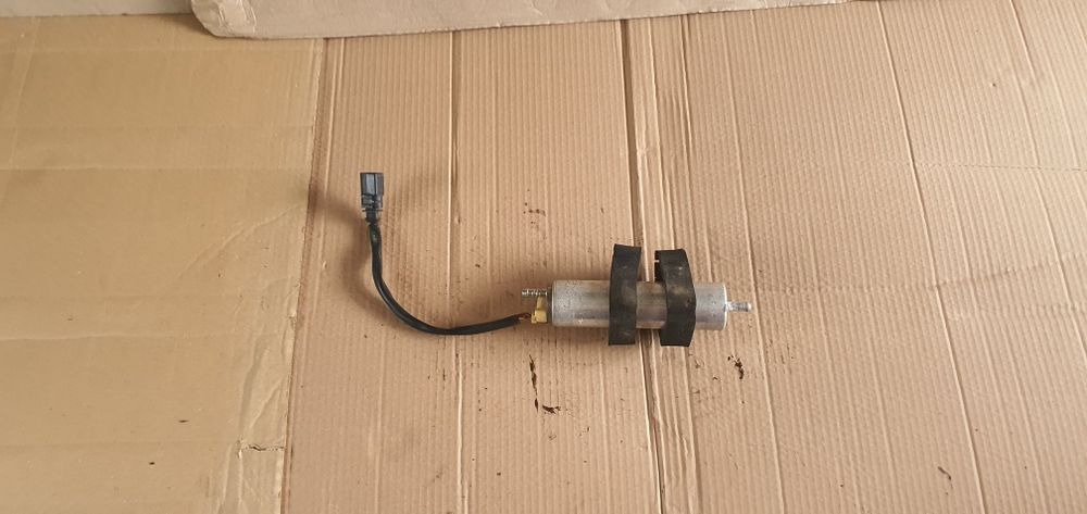 Pompa auxiliara combustibil motorina audi a4 b8 a5 2.0 tdi 8K0 906 095