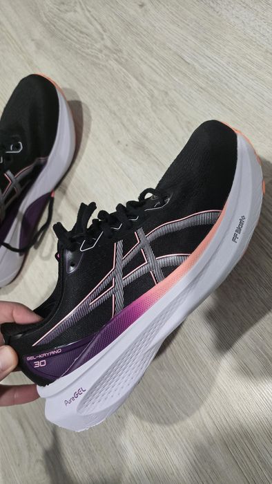 Дамски маратонки ASICS GEL-KAYANO 30