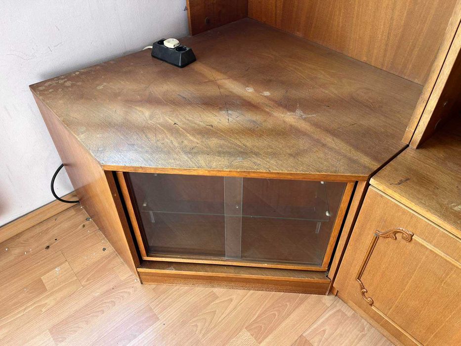 Холна секция и гардероб