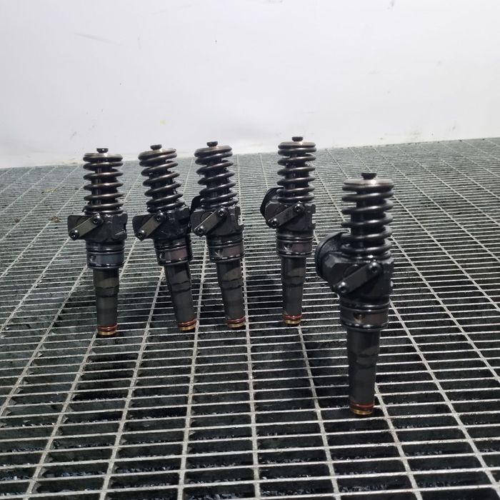 Injector Volkswagen Touareg 7L facelift 2.5 2007 - 2011 174CP BPD BPE Euro4 (1417) ...